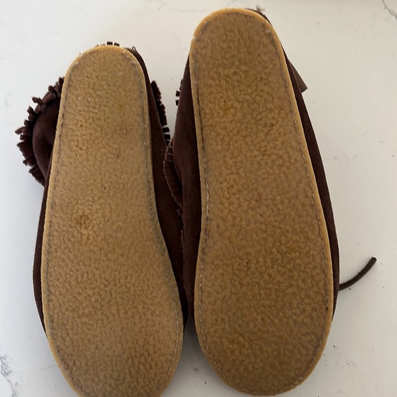 Moccasins, worn very few times. Canadian brand. - Picture 6 of 6